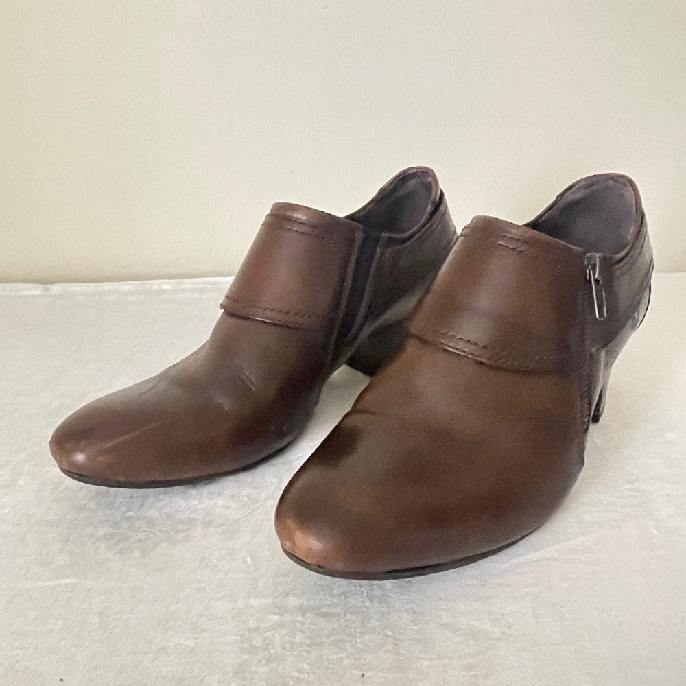 Born leather booties size 10 or 42 Euro size